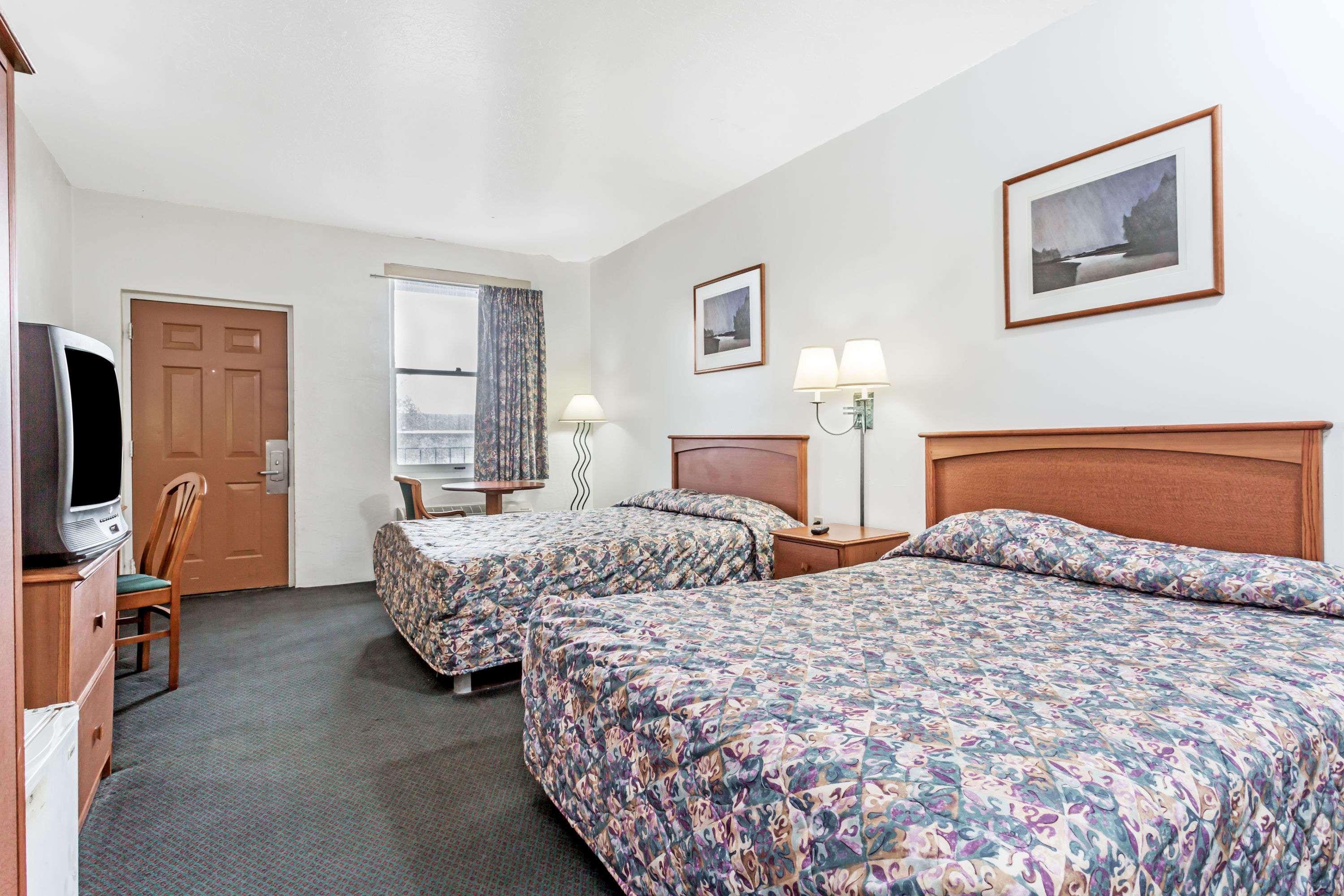Americas Best Value Inn Wendover Exterior photo