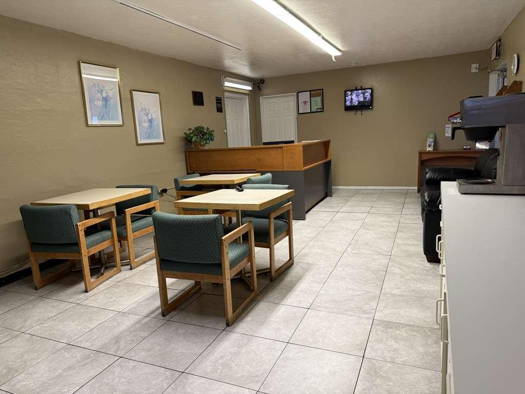 Americas Best Value Inn Wendover Restaurant photo
